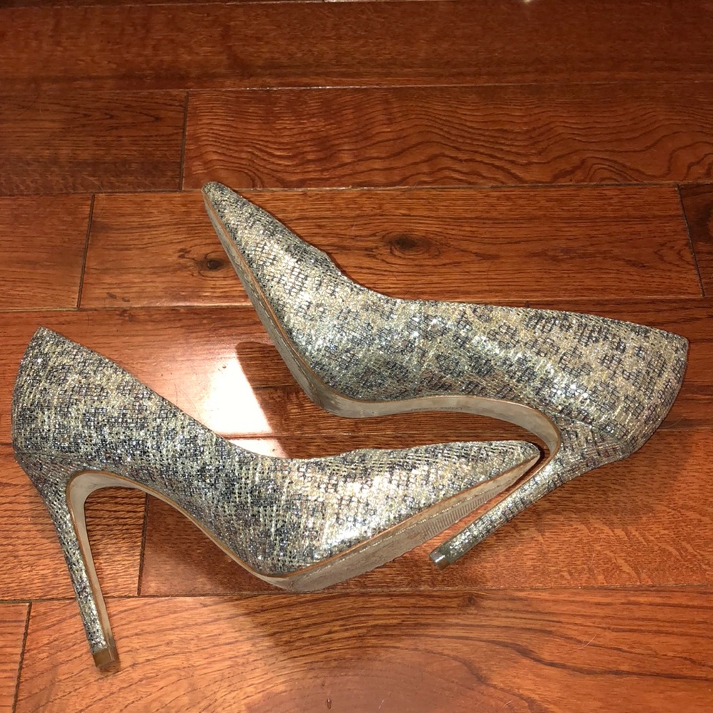 Vince Camuto closed-toe heels